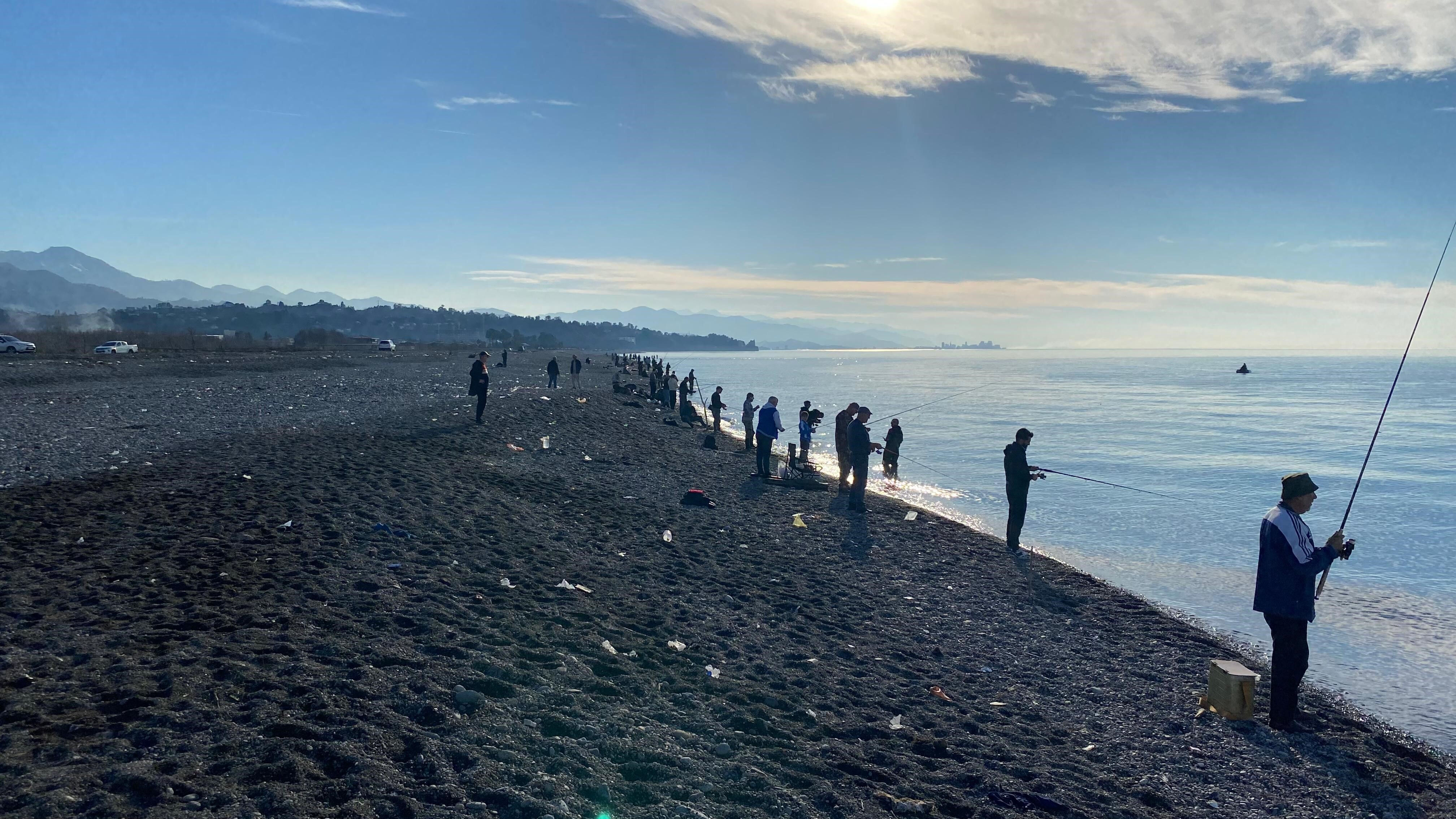 Türkiye'den firar ettiler, başka ülkeye ulaştılar! Oltasını kapan oraya koştu - 2. Resim