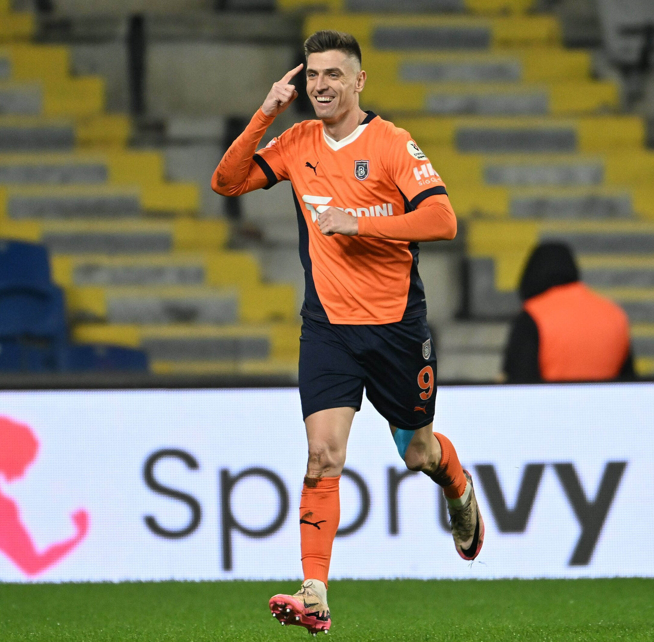 Yerlide Barış Alper Yılmaz, yabancıda Krzysztof Piatek! Krallık yarışına damga vurdular - 1. Resim