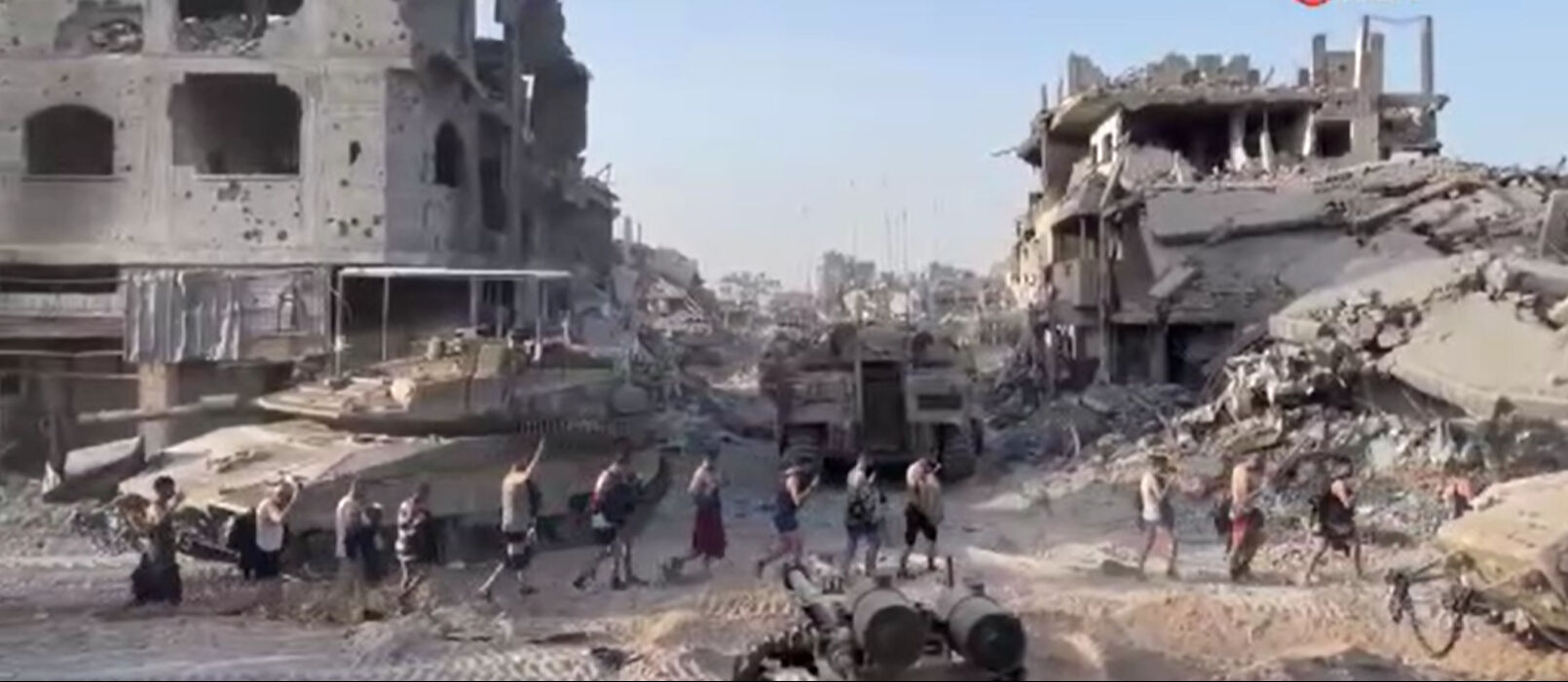 İsrail’den Kamal Adwan Hastanesi'ne yoğun kuşatma! 350 hasta ve sağlık personeli esir alındı - 1. Resim