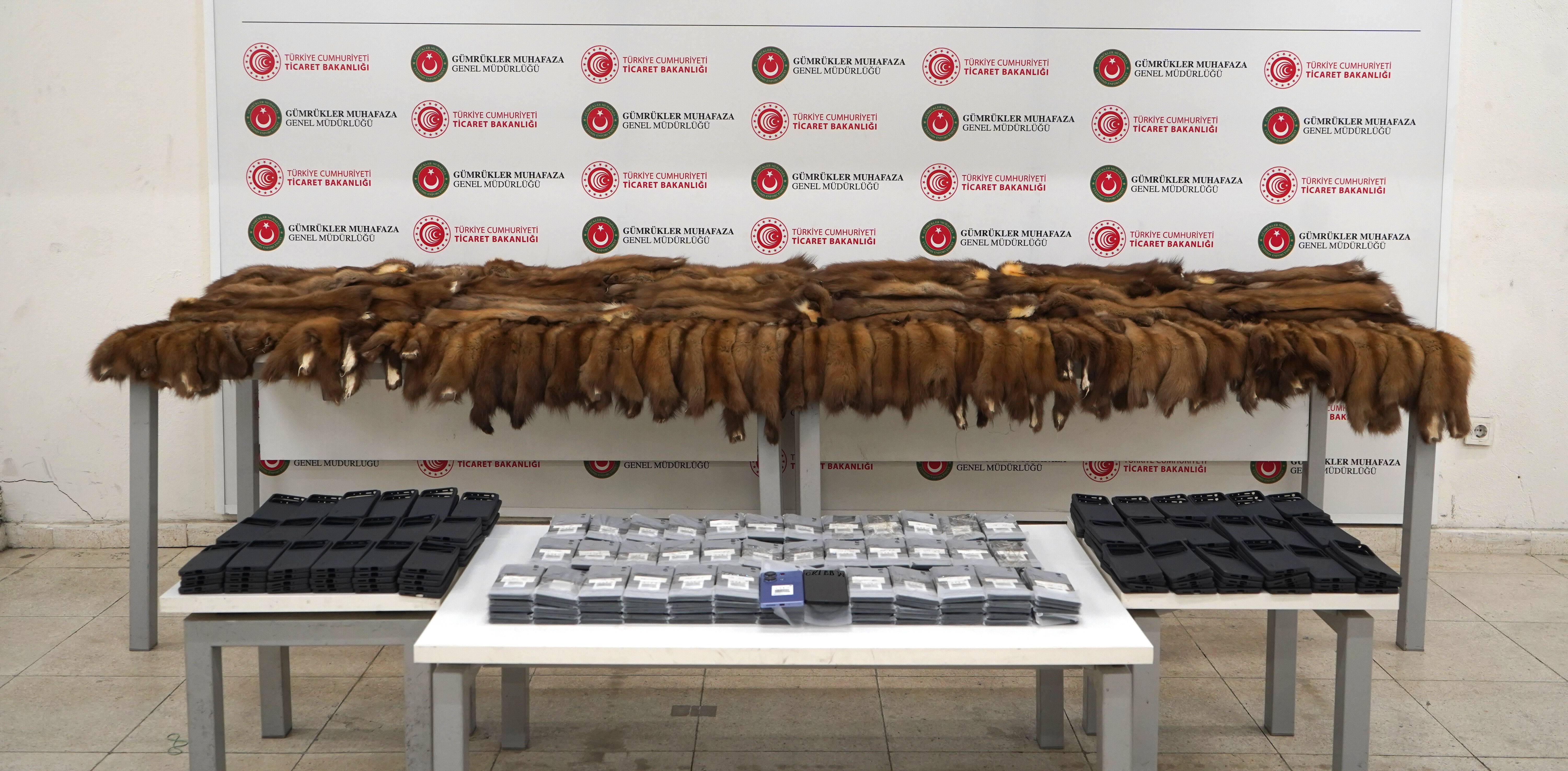 Sınırda iki ayrı operasyon! 155 samur postu ele geçirildi - 2. Resim