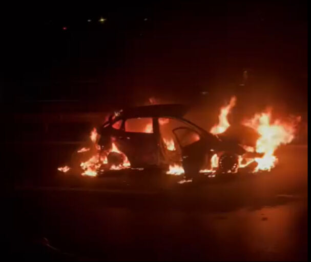 TEM Otoyolu'nda bir araç alev topuna döndü! - 1. Resim