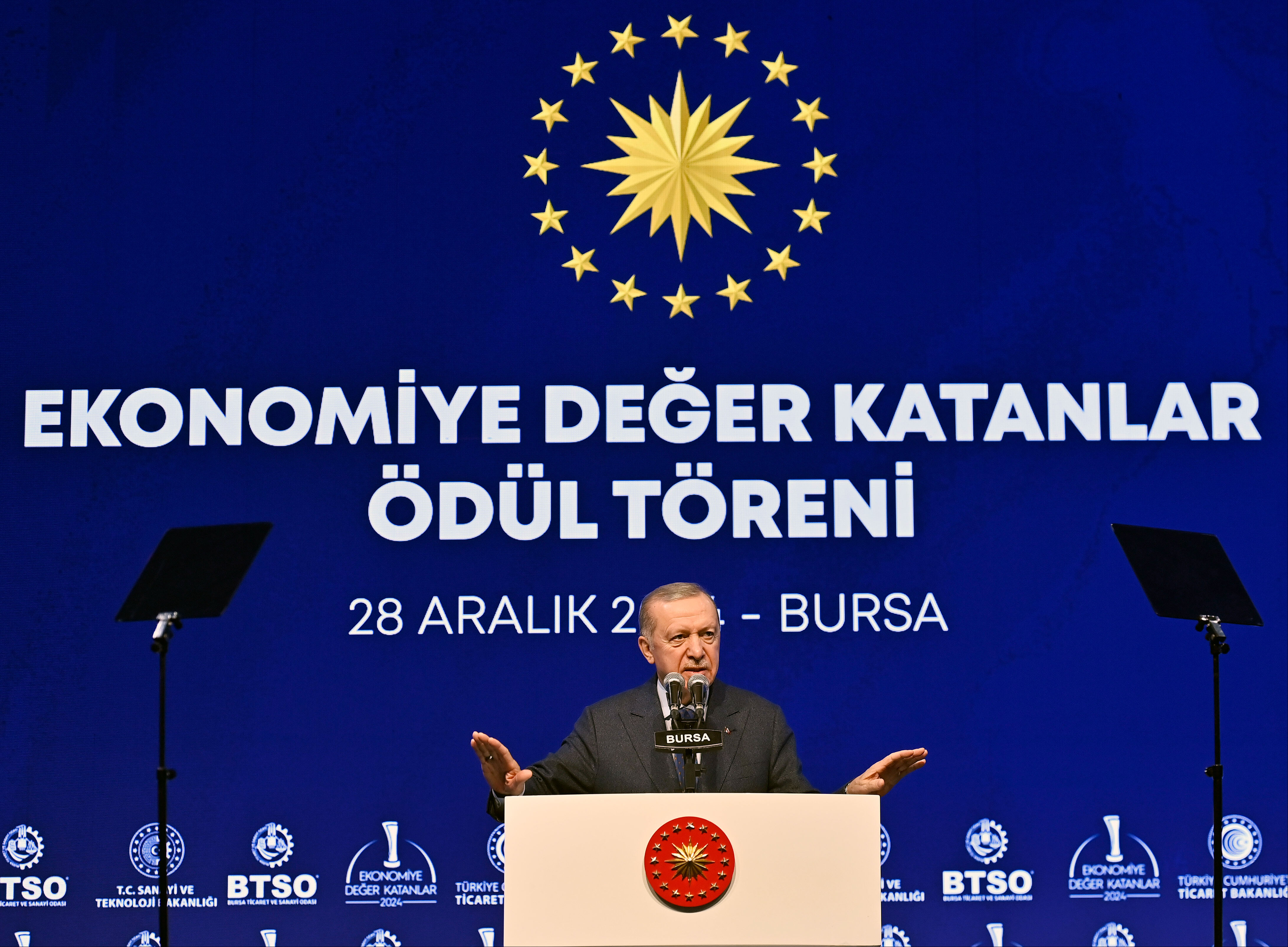 Cumhurbaşkanı Erdoğan'dan ekonomi için net mesaj: Sabun köpüğü gibi geçici başarılar istemiyoruz - 2. Resim