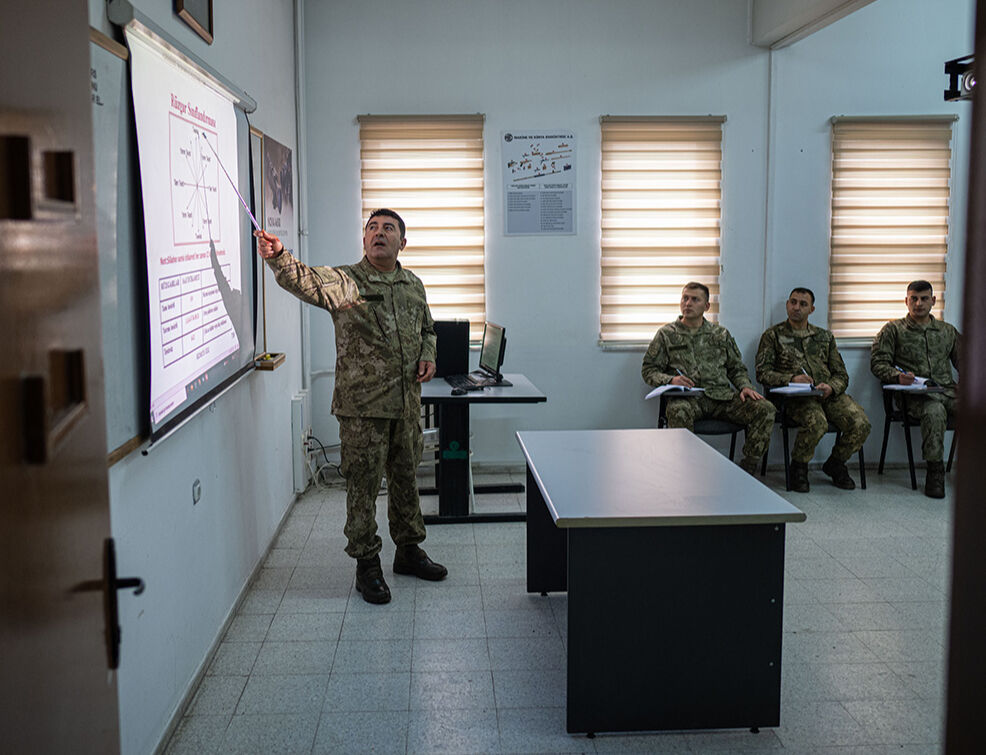 En iyi Türk keskin nişancı uzmanları burada yetişiyor! TSK'nın keskin nişancıları 2 kilometreden tam isabetle vuruyor - 3. Resim
