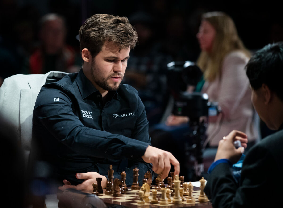 Magnus Carlsen kimdir, kaç yaşında? Kot pantolonunu değiştirmediği için turnuvadan diskalifiye edildi - 2. Resim