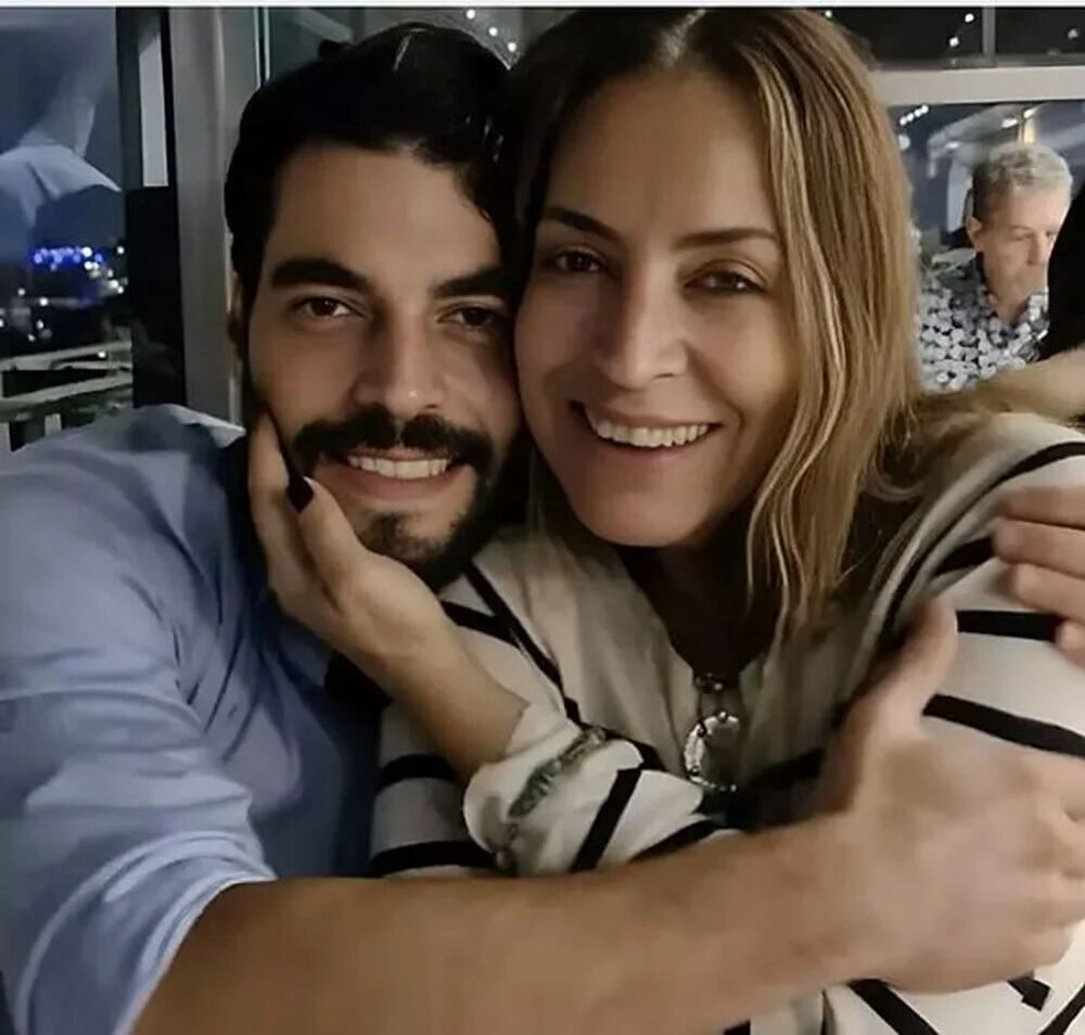 Akın Akınözü'nün acı günü! Aldığı haberle yıkıldı - 4. Resim