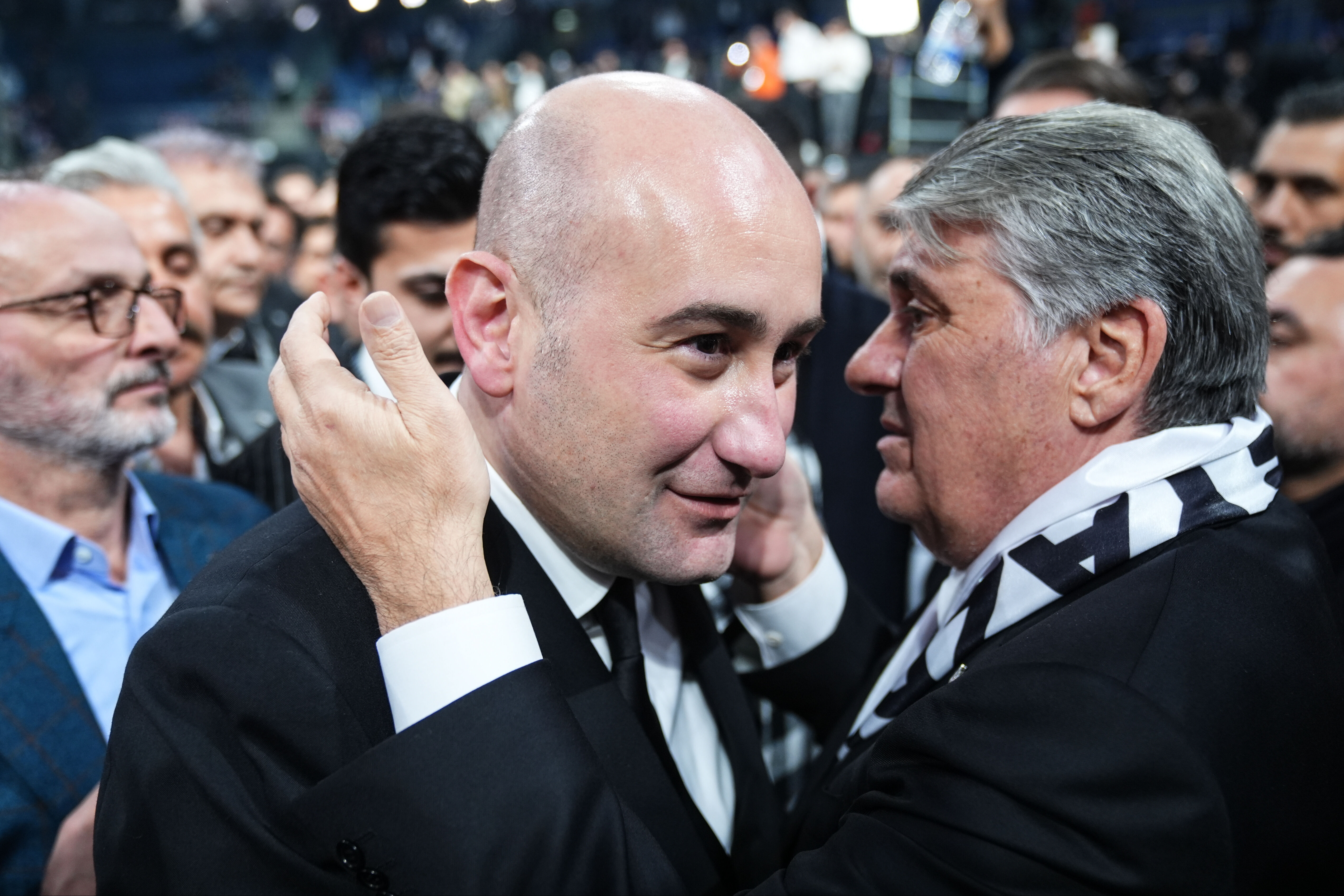 Beşiktaş'ın yeni başkanı belli oldu! Hüseyin Yücel Serdal Adalı'yı tebrik etti - 3. Resim