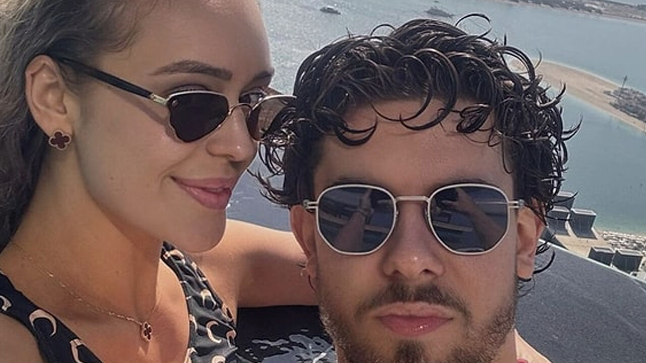 Ferdi Kadıoğlu'nun kayınpederi mesleğiyle şoke etti! Bakın o isim kim çıktı Ferdi Kadıoğlu'nun kayınpederi mesleğiyle şoke etti! Bakın o isim kim çıktı - 1. Resim