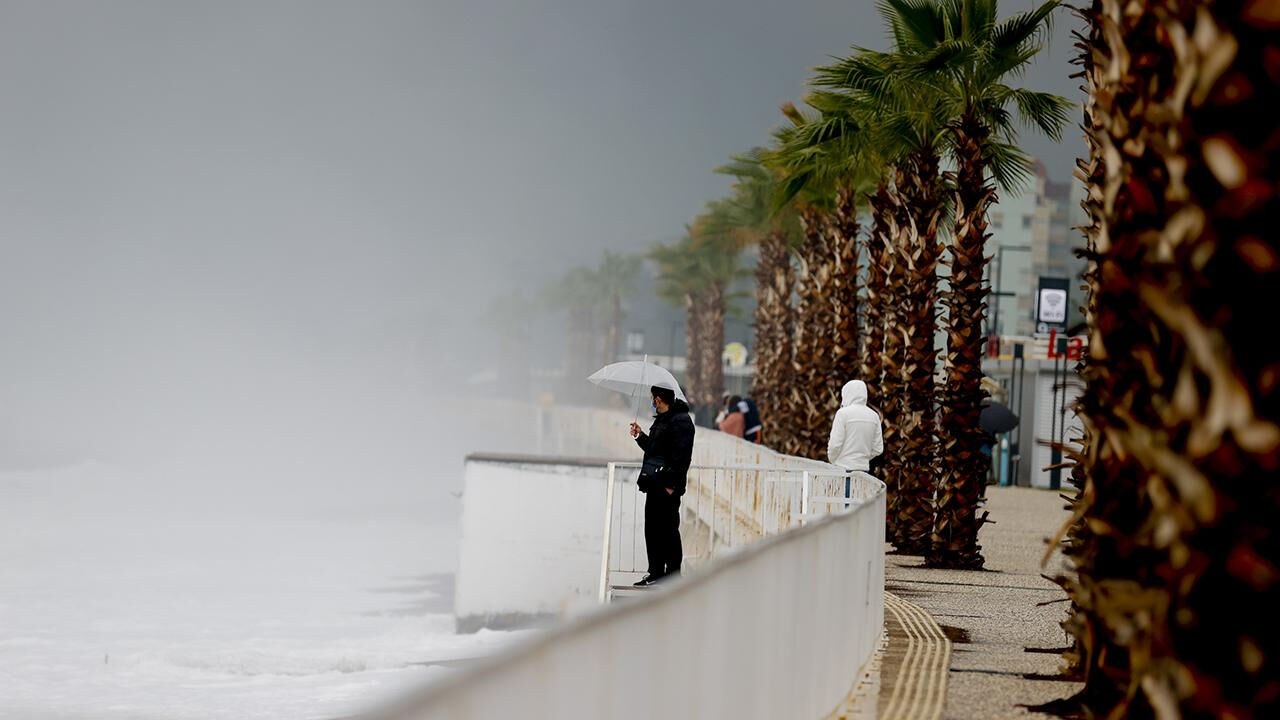 Valilik duyurdu! Yarın Antalya'da yağmur var mı, yarın okullar tatil mi? - 1. Resim