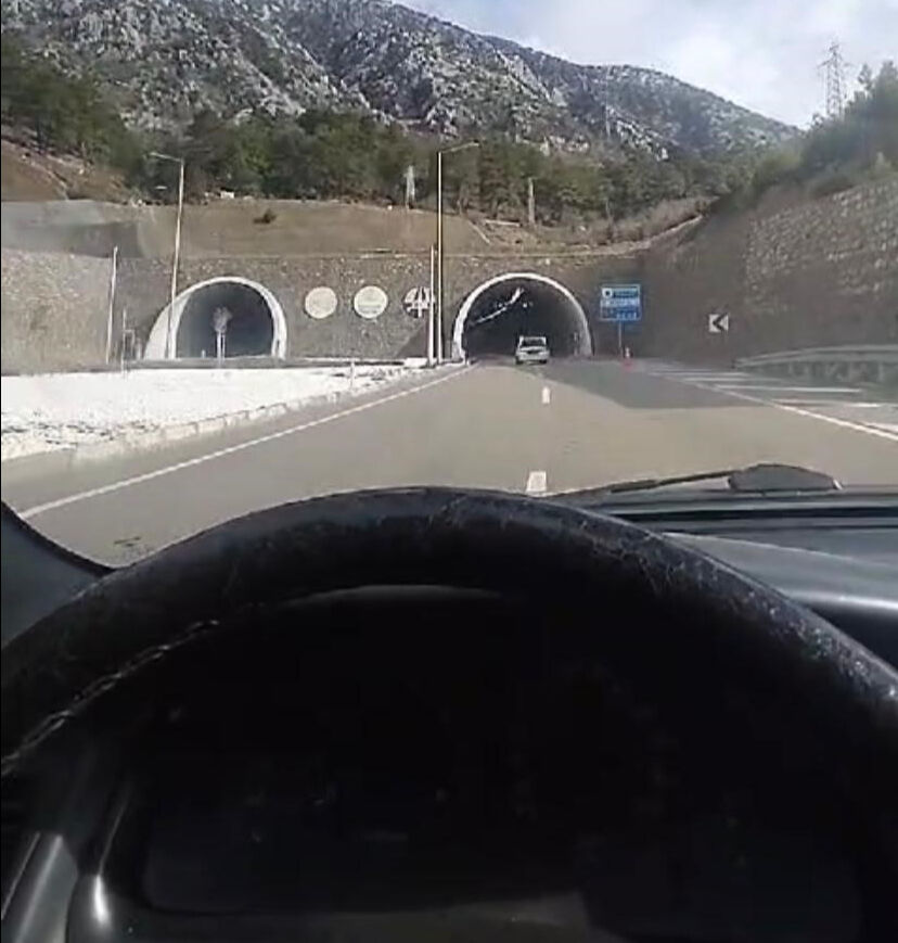4 dakikalık tünelin sonu vatandaşı şoka soktu: Kamerayla çekti, görenler inanamadı - 1. Resim