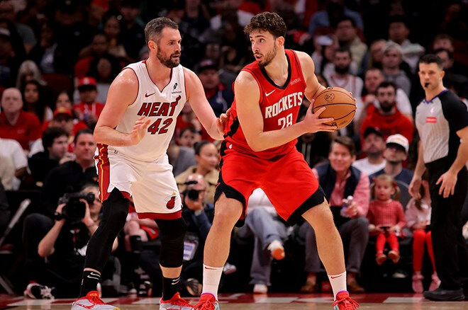 Alperen Şengün'ün maçında ortalık karıştı! 6 isim oyundan atıldı Alperen Şengün'ün maçında ortalık karıştı! 6 isim oyundan atıldı - 1. Resim