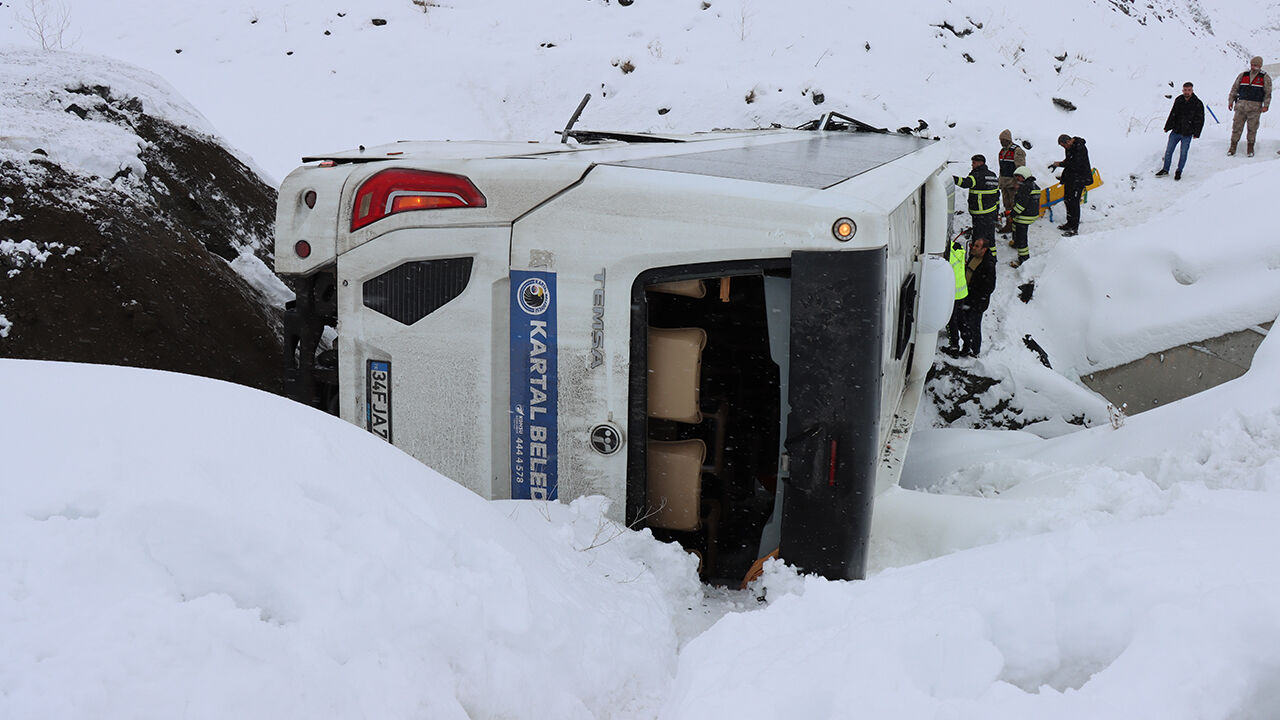 Erzincan’da kaza yapan otobüsün kaza yapmadan saniyeler öncesi görüntüsü ortaya çıktı Erzincan’da kaza yapan otobüsün kaza yapmadan saniyeler öncesi görüntüsü ortaya çıktı - 1. Resim