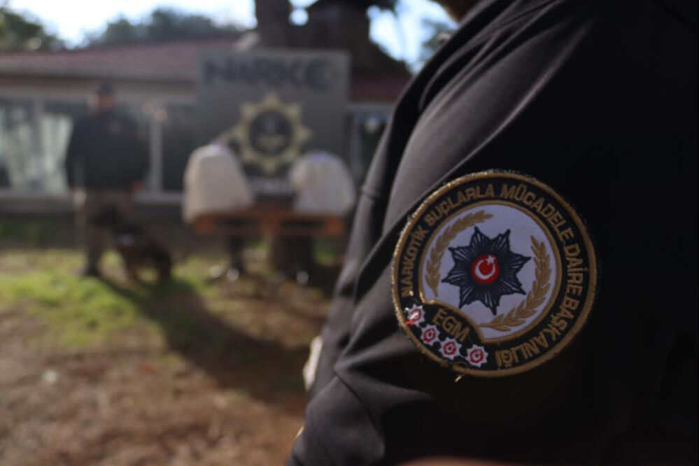İzmir'de uyuşturucu tacirlerine yılbaşı operasyonu! İl rekoru kırıldı - 3. Resim