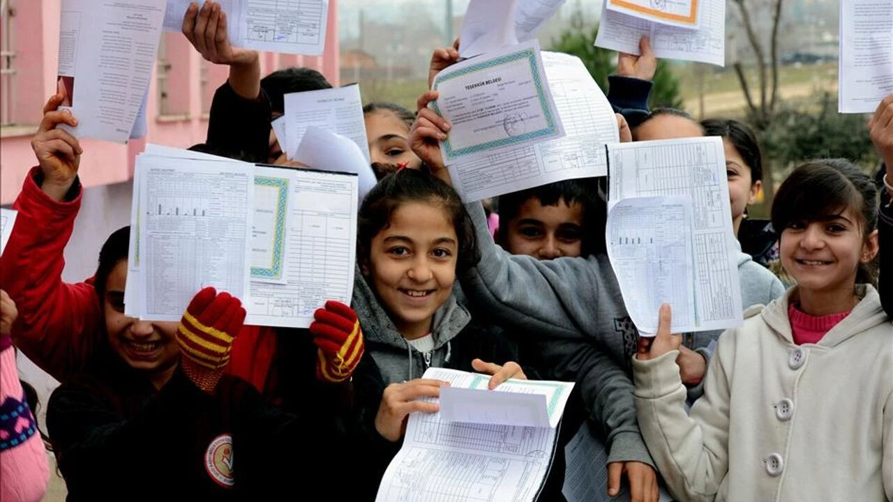 Okullarda karne kaldırıldı mı, gelişim raporu nedir? Milli Eğitim Bakanı Yusuf Tekin açıkladı! - 2. Resim