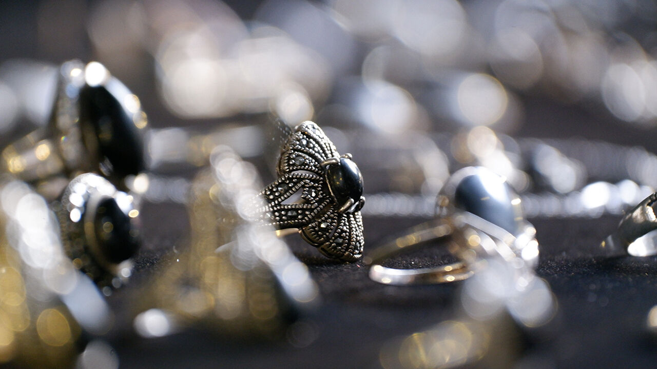 Oltu taşının çağları aşan hikayesi: Havayla temas edince neden sertleşiyor? Oltu taşının çağları aşan hikayesi: - 3. Resim