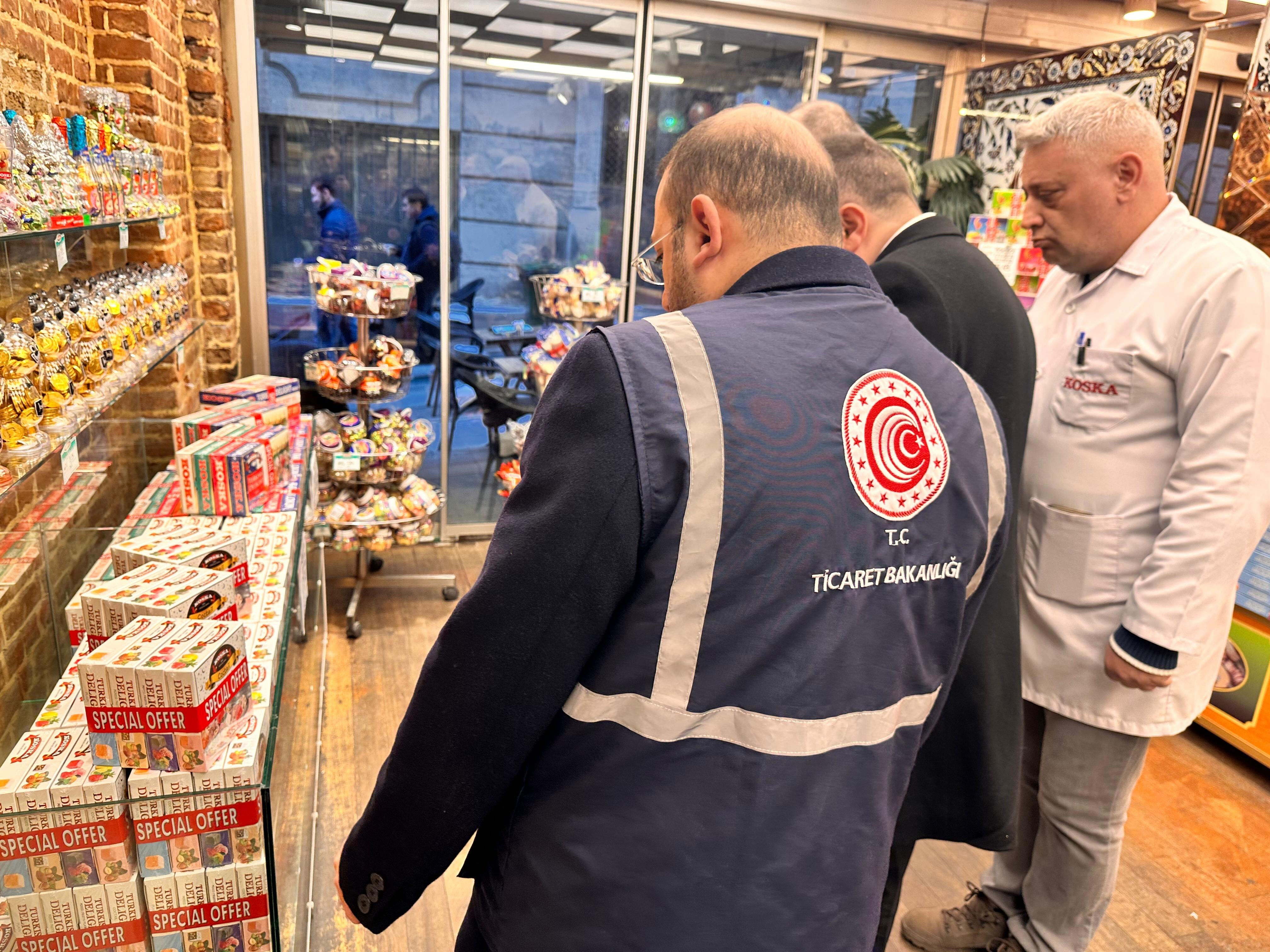 Asgari ücret zammı fırsatçılarına denetim! 9 milyon lira ceza kesildi Asgari ücret zammı fırsatçılarına denetim! 9 milyon lira ceza kesildi - 1. Resim