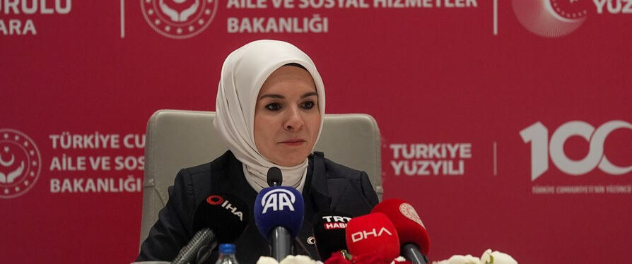 Bakan Mahinur Özdemir Göktaş'tan bakım kuruluşlarına sert uyarı: Olumsuzluk varsa gerekeni yaparız Bakan Mahinur Özdemir Göktaş'tan bakım kuruluşlarına sert uyarı: Olumsuzluk varsa gerekeni yaparız - 3. Resim