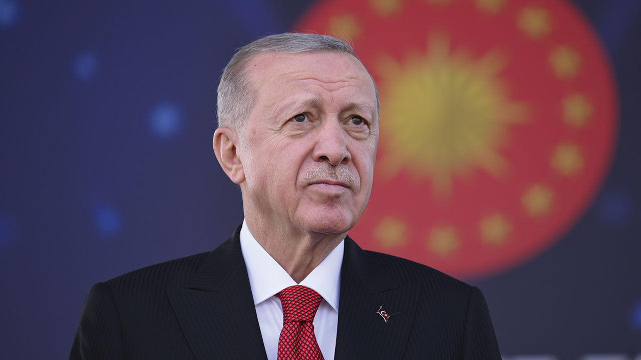 Cumhurbaşkanı Erdoğan'dan yeni yıl mesajı: Gerektiğinde kadife eldiven içindeki demir yumruğunu devreye alırız - 1. Resim
