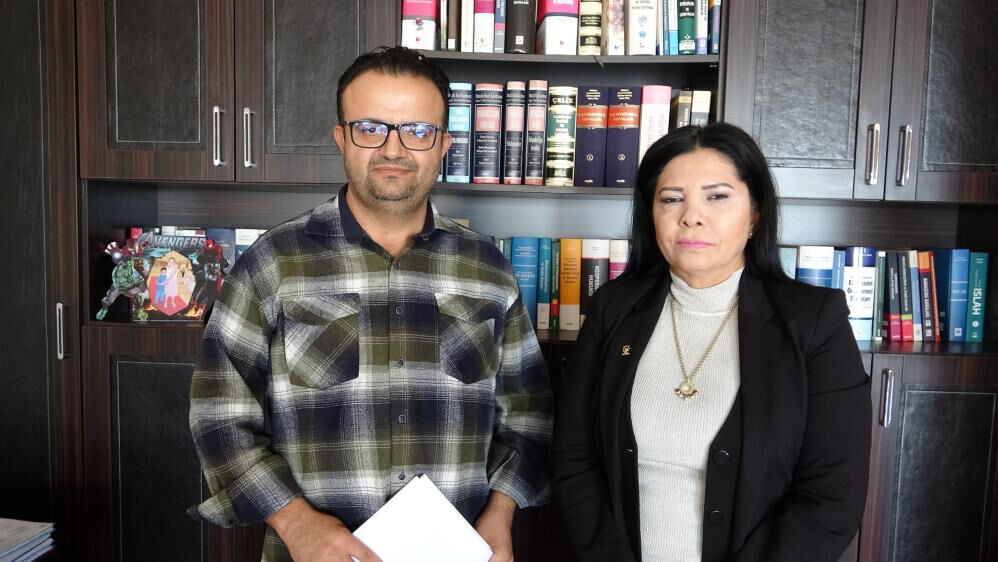 Eşinden boşanan Nilüfer Yalçın 18 yılda 400 dava açtı! Akıl sağlığı yerinde mi? Eşinden boşanan Nilüfer Yalçın 18 yılda 400 dava açtı! Akıl sağlığı yerinde mi? - 1. Resim