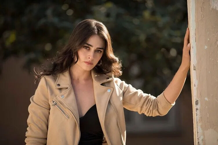 Esra Bilgiç kimdir, nereli? 2025 O Ses Türkiye Yılbaşı konuğu olarak gündeme geldi  - 4. Resim