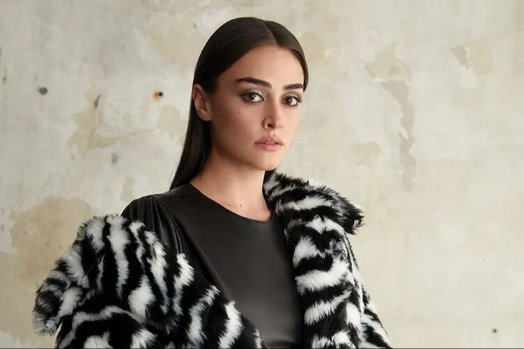 Esra Bilgiç kimdir, nereli? 2025 O Ses Türkiye Yılbaşı konuğu olarak gündeme geldi  - 3. Resim