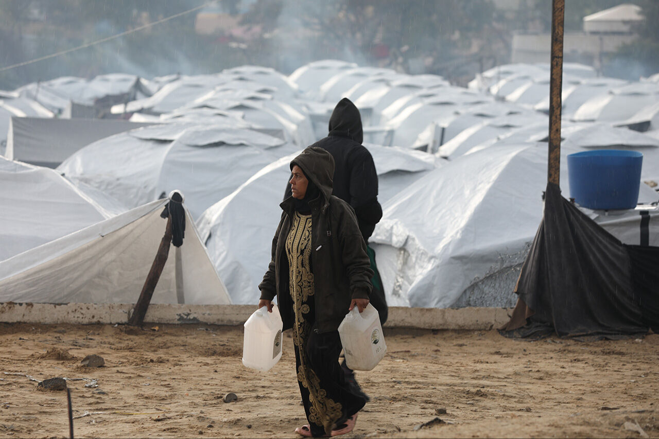 Gazze'de yılbaşı! Filistinlilerin soğukla mücadelesi yağmur altında devam ediyor Gazze'de yılbaşı! Filistinlilerin soğukla mücadelesi yağmur altında devam ediyor - 4. Resim