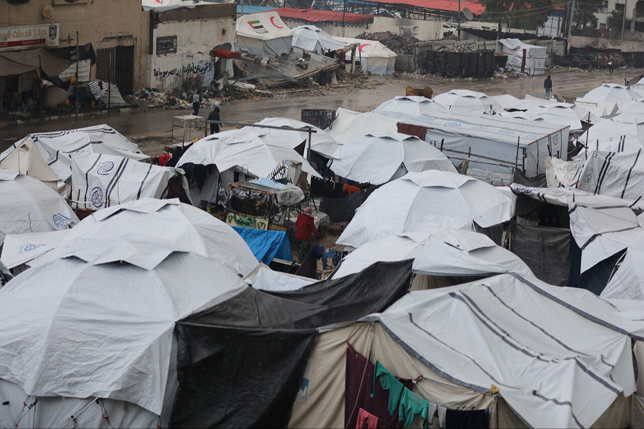 Gazze'de yılbaşı! Filistinlilerin soğukla mücadelesi yağmur altında devam ediyor Gazze'de yılbaşı! Filistinlilerin soğukla mücadelesi yağmur altında devam ediyor - 6. Resim