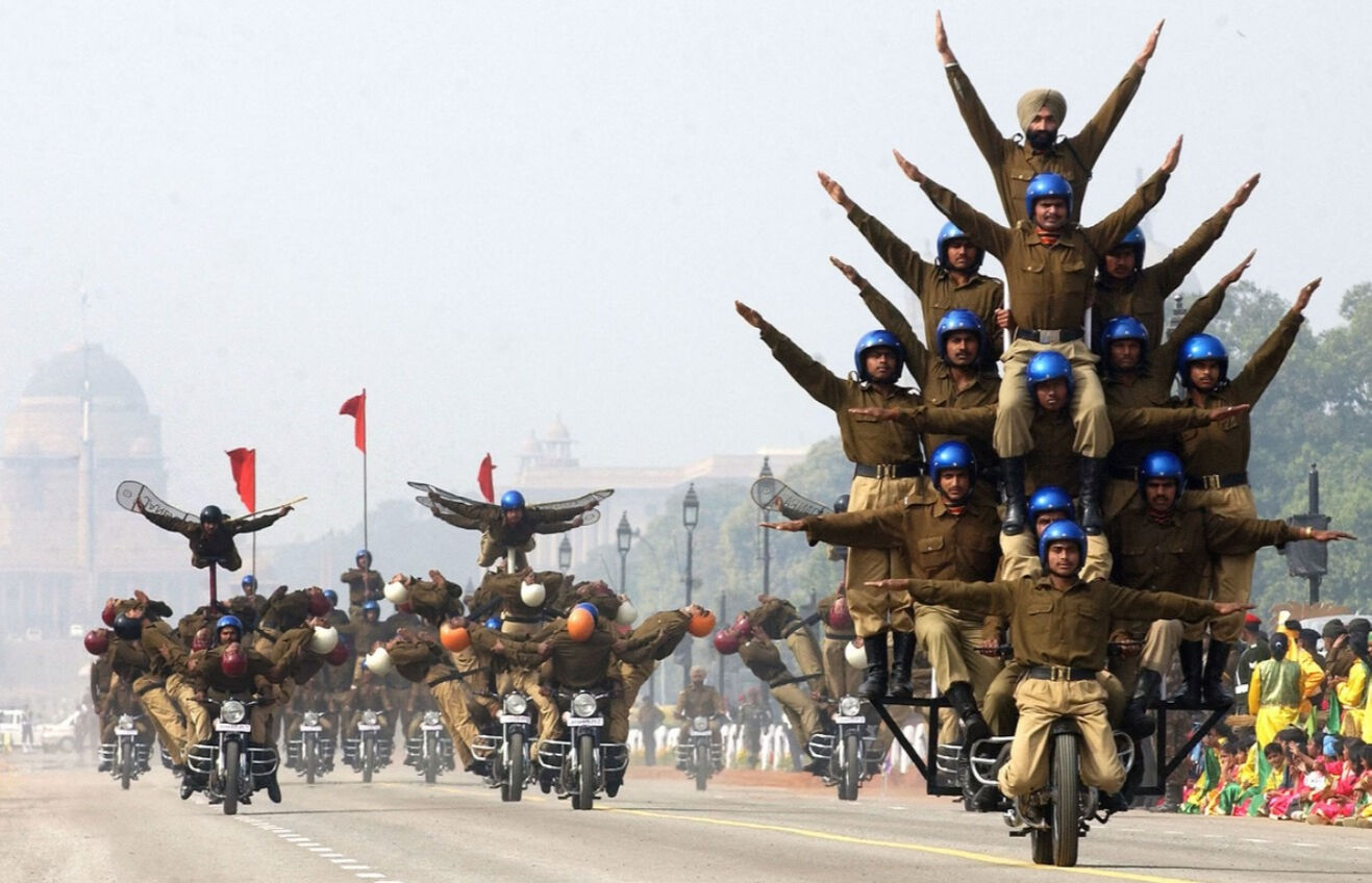 Hindistan’da ilginç güç gösterileri: En sıra dışı motorize ordu! - 6. Resim