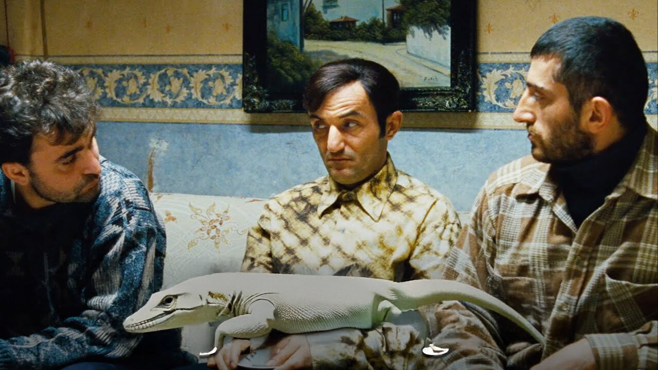 Neşeli Hayat ne zaman çekildi? Star TV’de izleyici karşısına çıkıyor  Neşeli Hayat ne zaman çekildi? Star TV’de izleyici karşısına çıkıyor  - 1. Resim