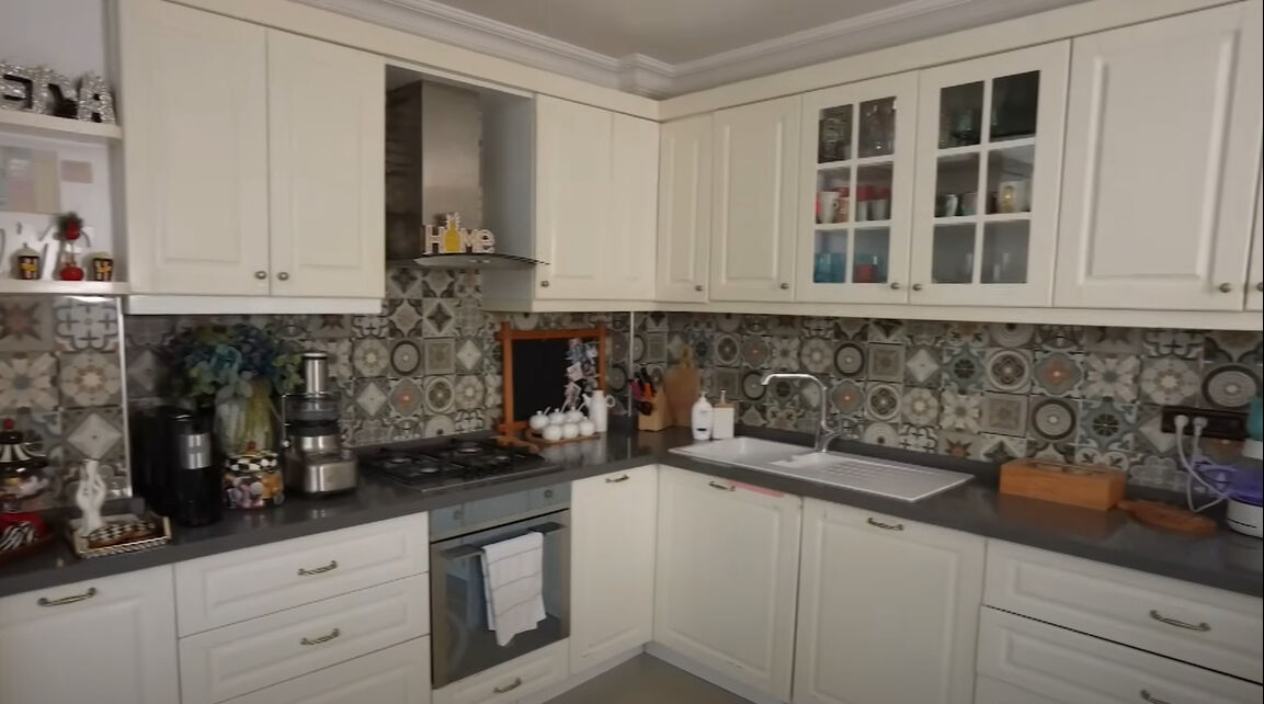 Seda Üren 4 katlı, 5 odalı evinin kapılarını açtı! Lüks villasında yok yok... - 4. Resim