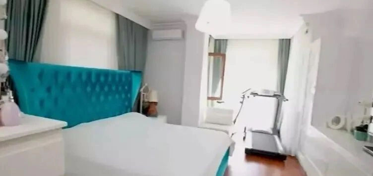 Seda Üren 4 katlı, 5 odalı evinin kapılarını açtı! Lüks villasında yok yok... - 2. Resim