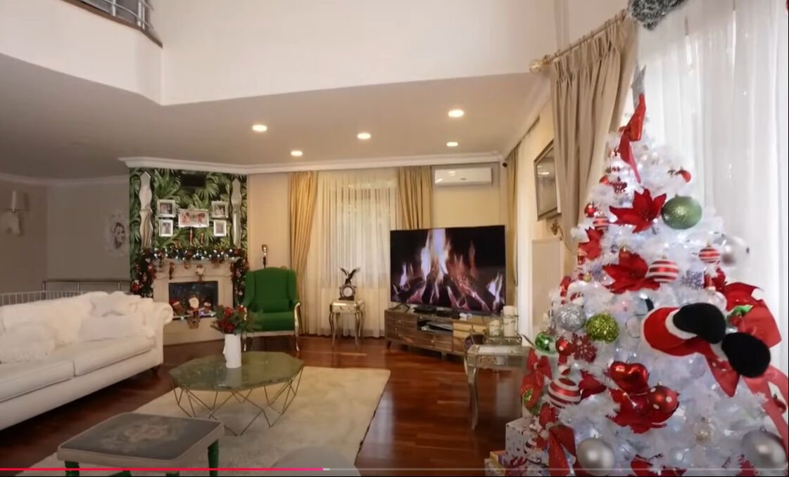 Seda Üren 4 katlı, 5 odalı evinin kapılarını açtı! Lüks villasında yok yok... - 1. Resim