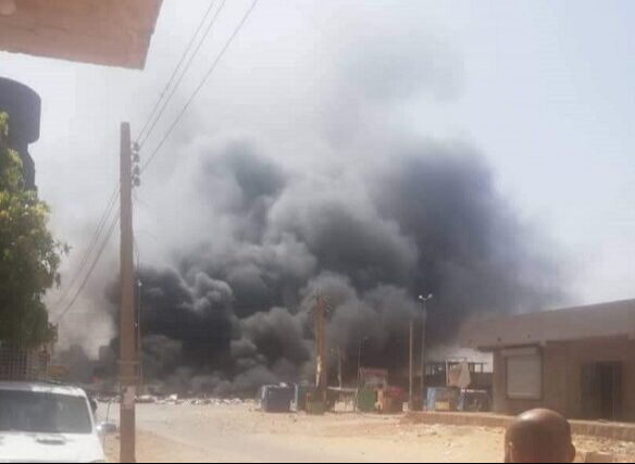 Sudan ordusu Nyala'da  BAE'ne ait kargo uçağını düşürdü - 1. Resim