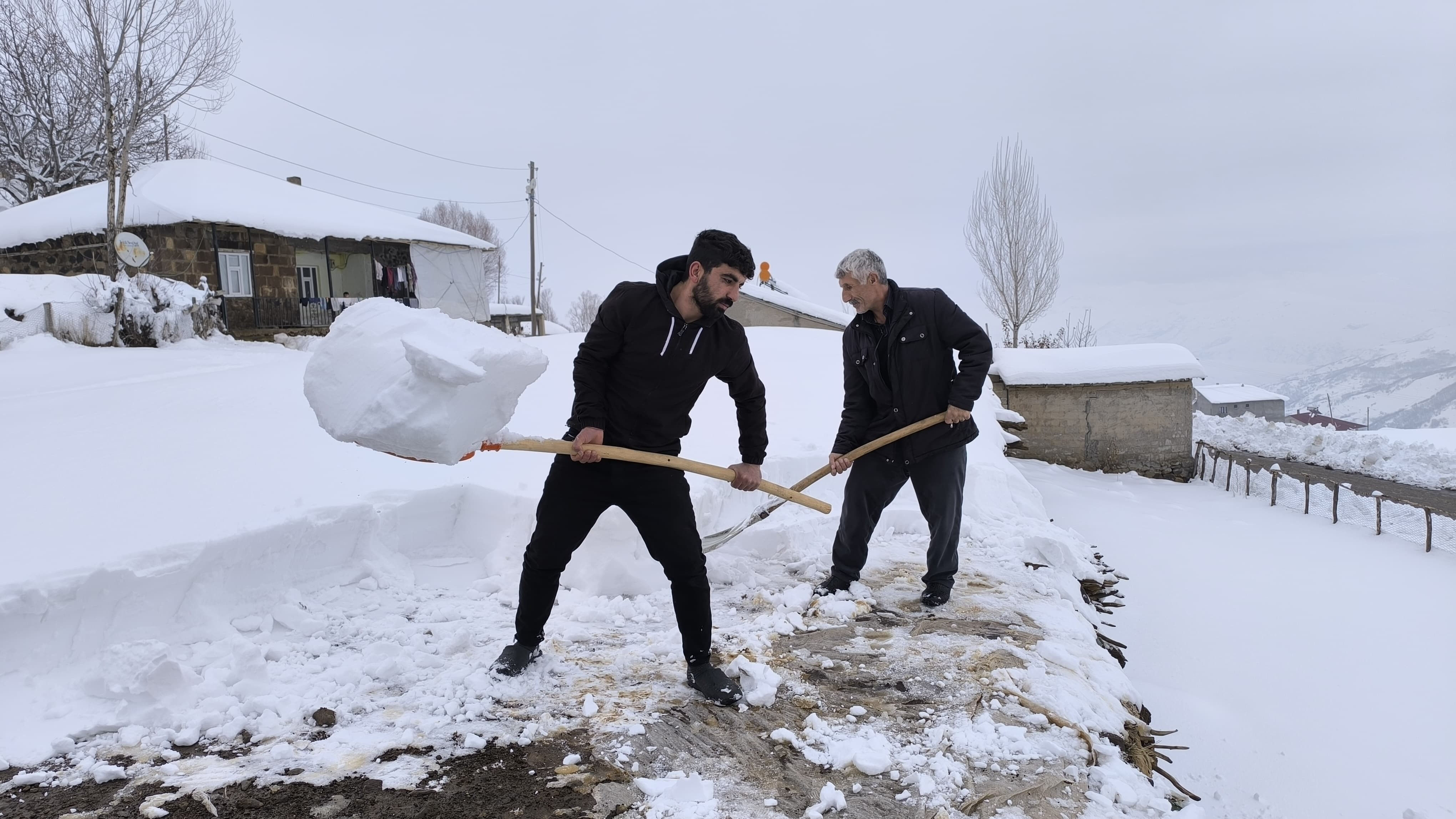 Yeni yıl öncesi çatı ve yer adeta bir oldu! 