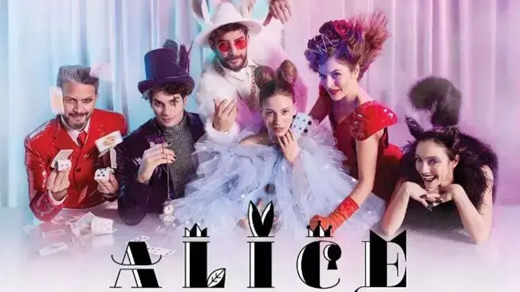 Alice müzikali konusu ne, oyuncuları kimler? Yılbaşı gecesi ekranlara geldi  - 2. Resim