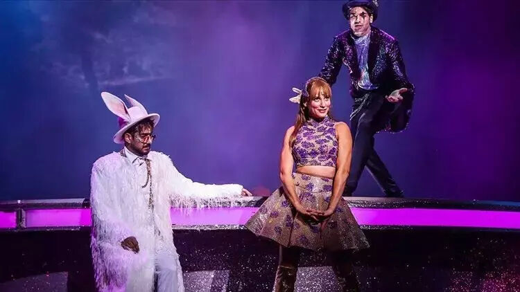 Alice müzikali konusu ne, oyuncuları kimler? Yılbaşı gecesi ekranlara geldi  - 3. Resim