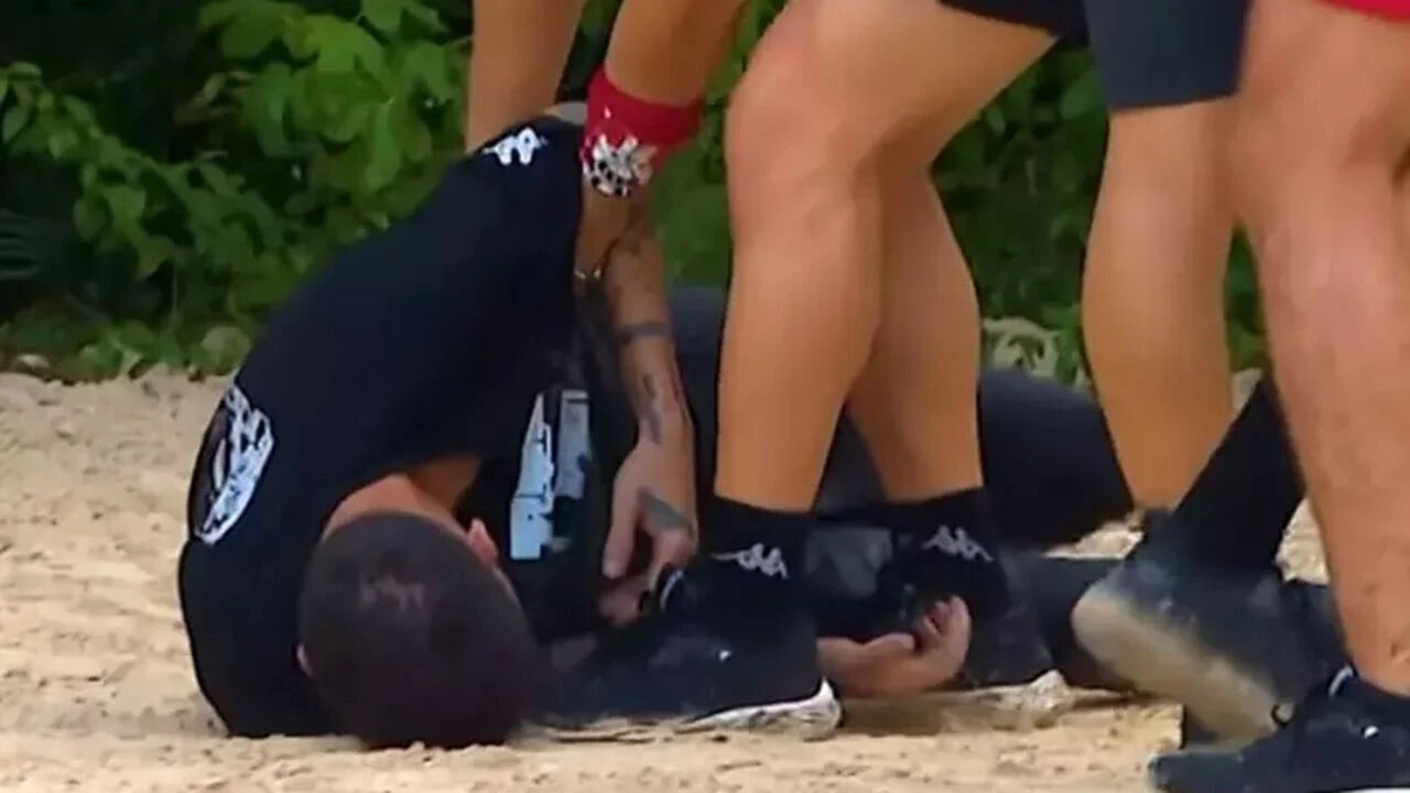 Barış Murat Yağcı yarışmaya devam edecek mi? Oyun alanında baygınlık geçirdi  Barış Murat Yağcı yarışmaya devam edecek mi? Oyun alanında baygınlık geçirdi  - 2. Resim