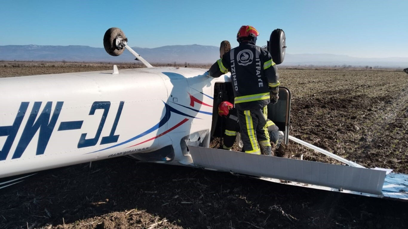 Eğitim uçağı Denizli'ye zorunlu iniş yaptı! Bölgeye ekipler sevk edildi - 3. Resim