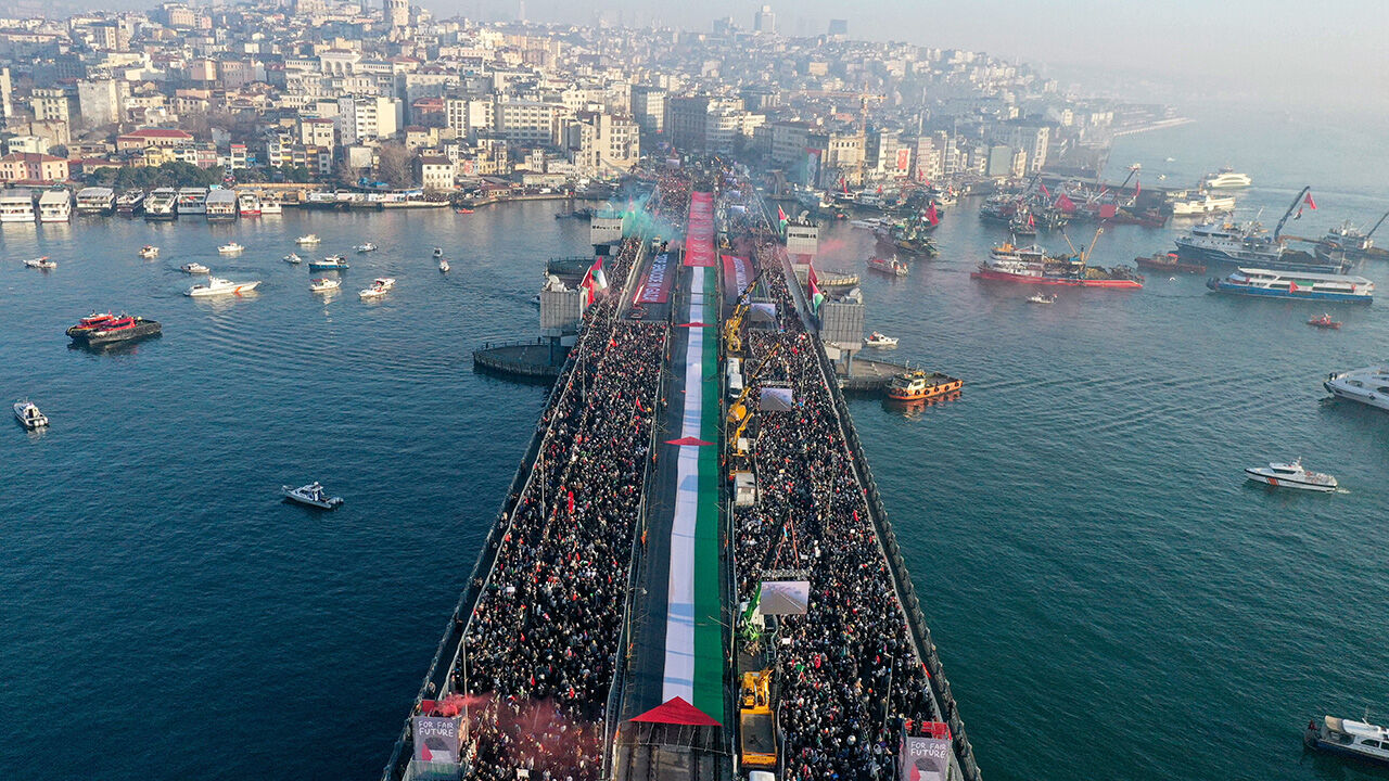 İstanbul'da büyük buluşma! Yüz binler Filistin için akın etti - 3. Resim