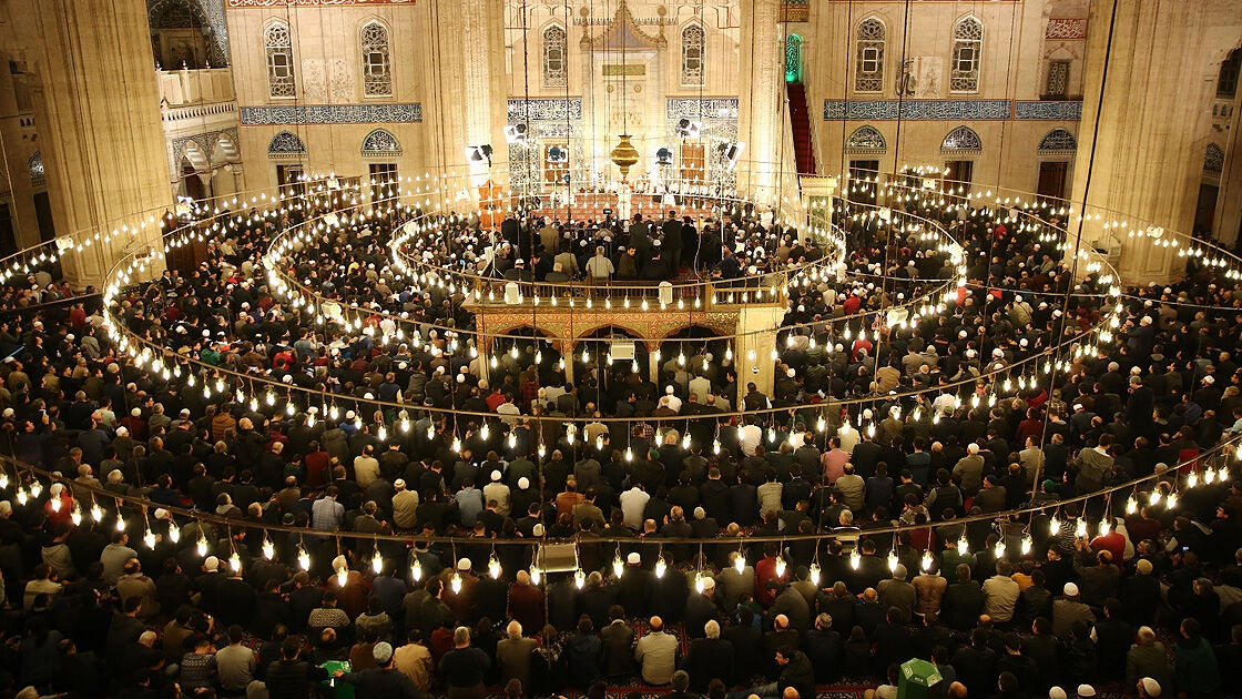 Regaip gecesinde cemaatle namaz kılınır mı? İşte, Regaip Kandilinde yapılması gerekenler Regaip gecesinde cemaatle namaz kılınır mı? İşte, Regaip Kandilinde yapılması gerekenler - 1. Resim