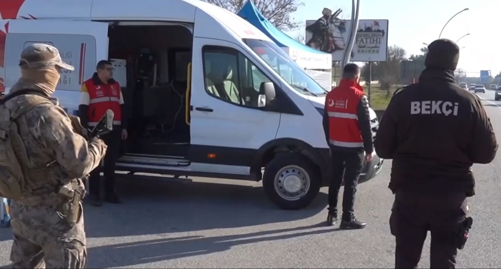 2024'ün son gününde 14'ü yabancı 42 göçmen kaçakçısı yakalandı 2024'ün son gününde 14'ü yabancı 42 göçmen kaçakçısı yakalandı - 3. Resim