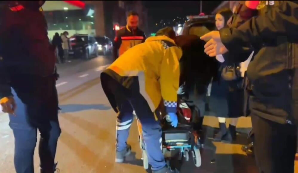 Galatasaray Üniversitesi Gezi ve Kampçılık Kulübü'nün düzenlendiği kaçak yılbaşı partisine baskın! 2 isim gözaltına alındı Galatasaray Üniversitesi Gezi ve Kampçılık Kulübü'nün düzenlendiği kaçak yılbaşı partisine baskın! 2 isim gözaltına alındı - 4. Resim