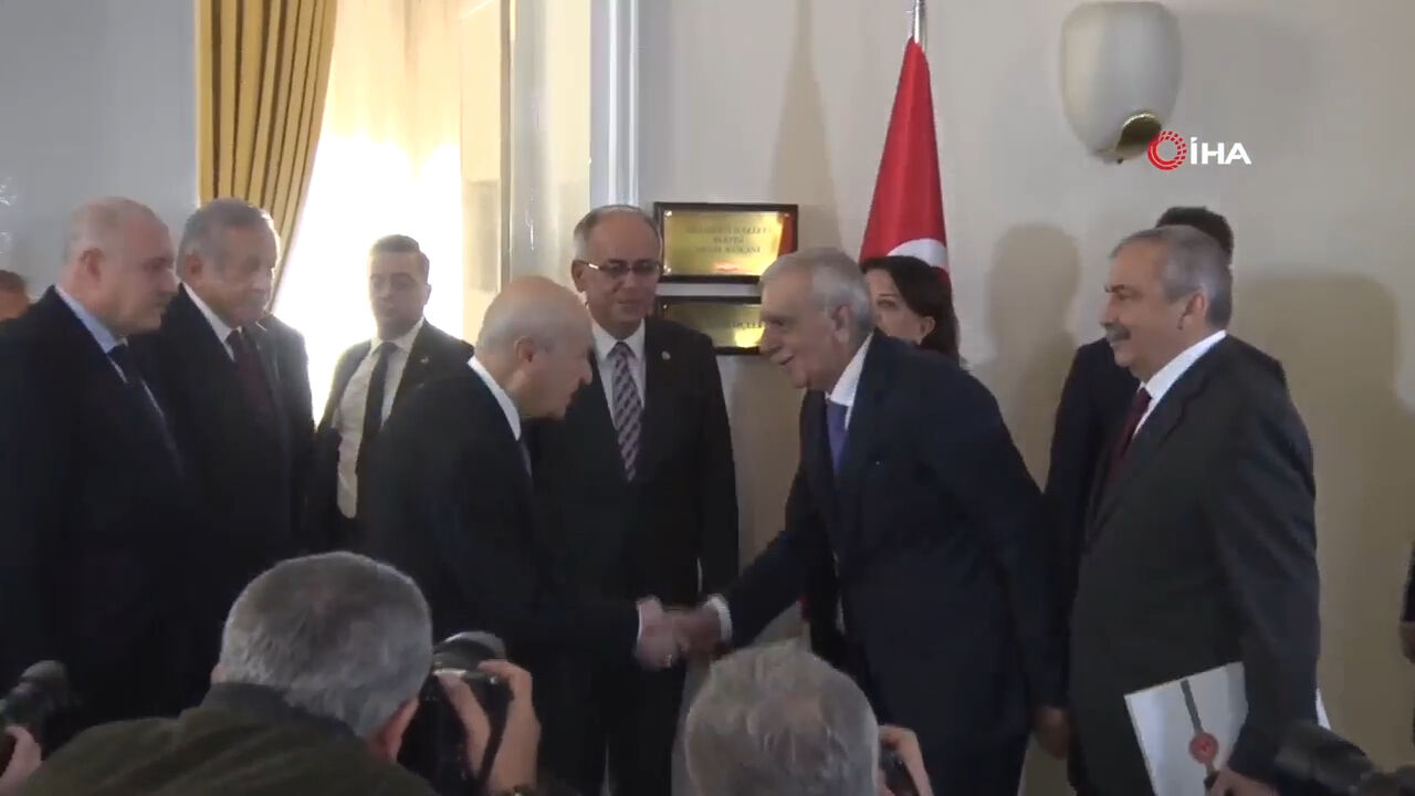 İmralı teması sonrası kritik gelişme: Bahçeli-DEM görüşmesi sona erdi İmralı teması sonrası kritik gelişme: DEM- Bahçeli görüşmesi başladı - 1. Resim