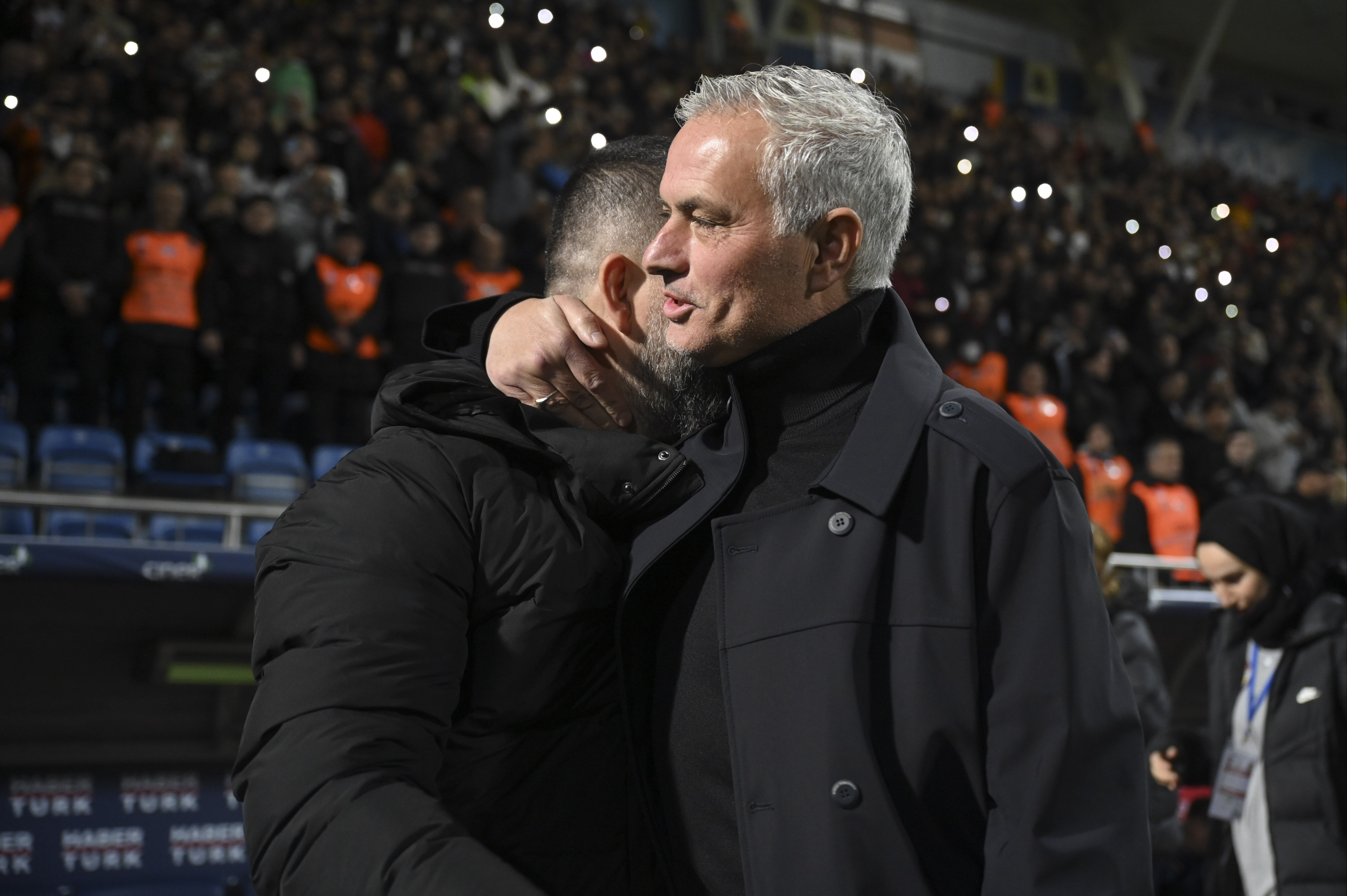 Jose Mourinho gözden çıkardı Arda Turan alıyor! Levent Mercan ve Serdar Aziz Eyüpspor yolunda Jose Mourinho gözden çıkardı Arda Turan alıyor! Levent Mercan ve Serdar Aziz Eyüpspor yolunda - 2. Resim