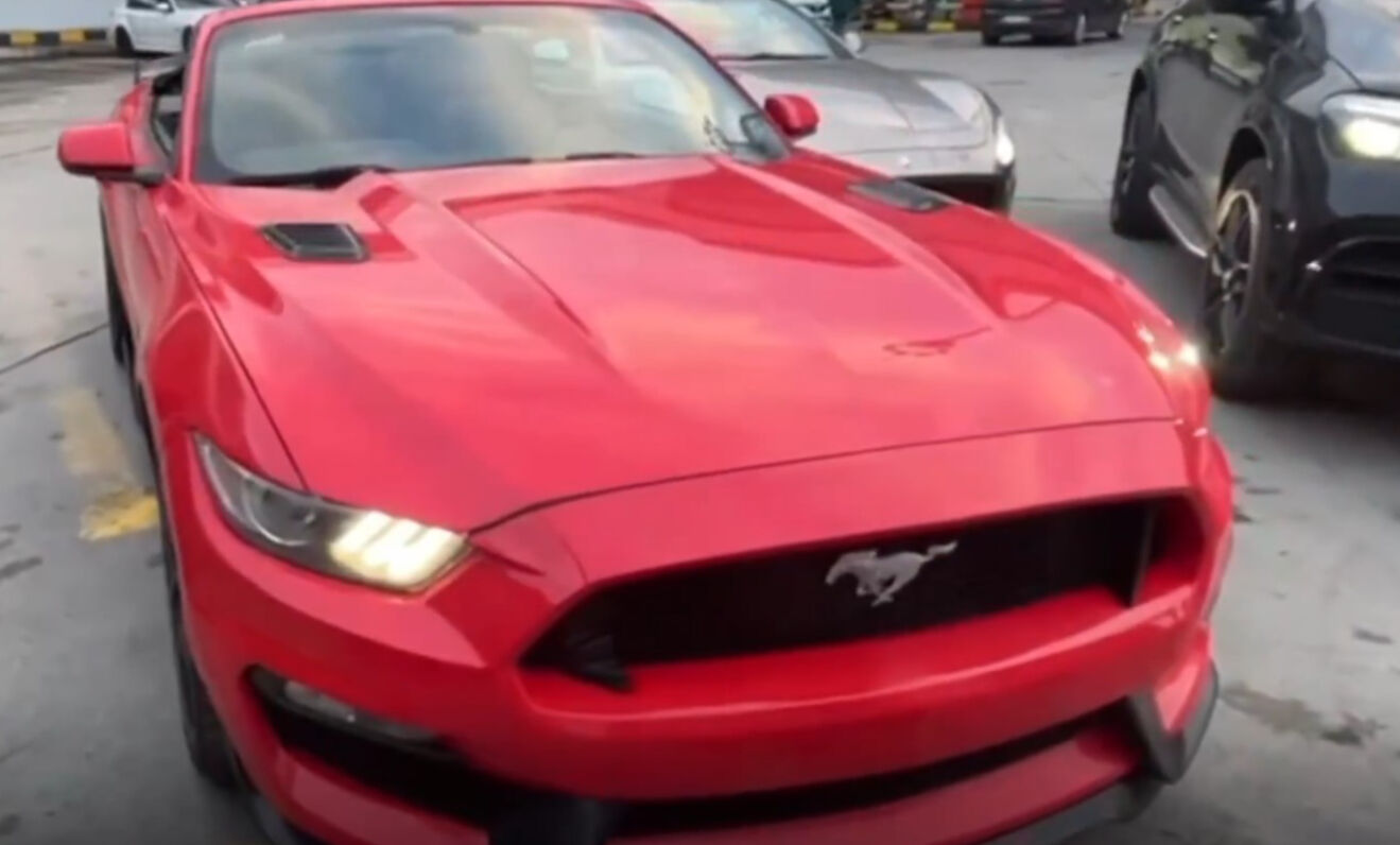 Kaçakçılığa geçit yok! 540 milyon lira değerindeki 50 lüks araç ele geçirildi - 1. Resim