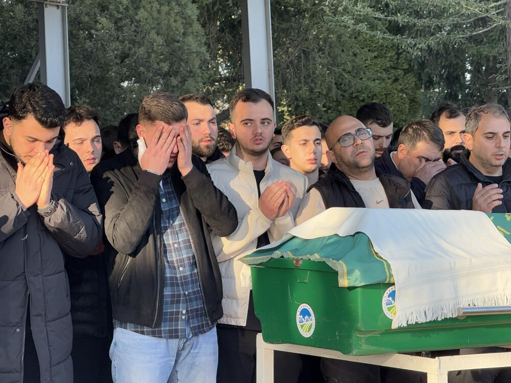 Sakarya'da Noel Baba kostümüyle gezerken kavgaya karışmıştı! Bakır Şahan Saçaklı öldü, genç şüpheli tutuklandı - 4. Resim