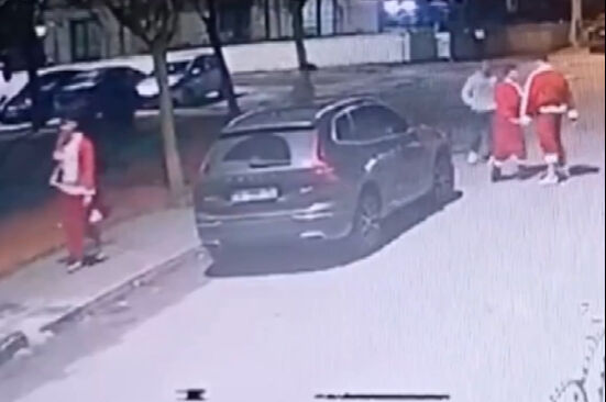 Sakarya'da Noel Baba kostümüyle gezerken kavgaya karışmıştı! Bakır Şahan Saçaklı öldü, genç şüpheli tutuklandı - 1. Resim