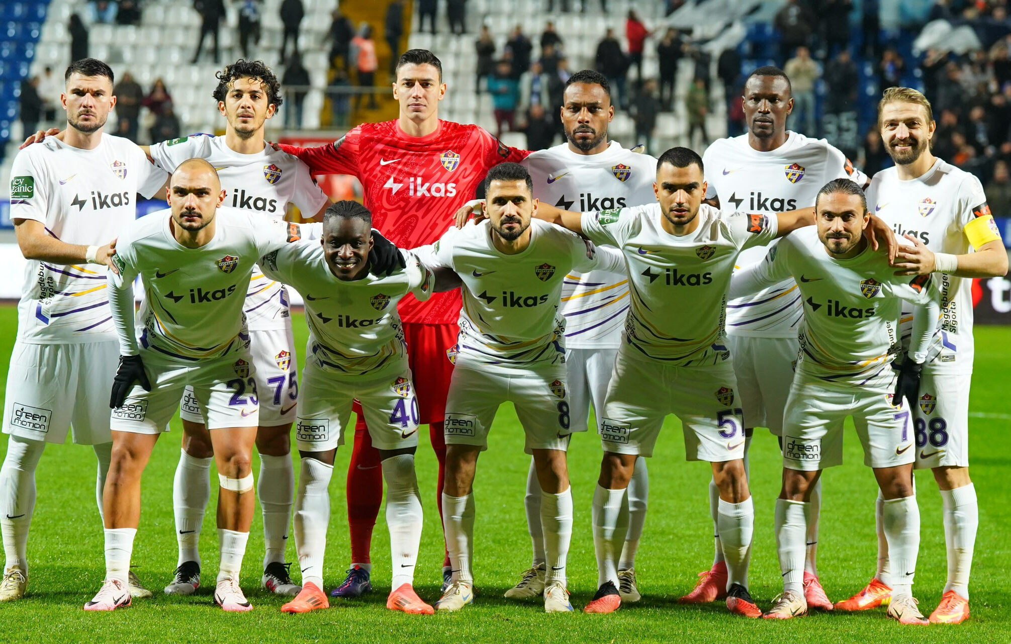 Berke Özer ve Ahmed Kutucu'nun bonservisi belli oldu! Galatasaray, Fenerbahçe, Beşiktaş ve Trabzonspor istiyordu... Berke Özer ve Ahmed Kutucu'nun bonservisi belli oldu! Galatasaray, Fenerbahçe, Beşiktaş ve Trabzonspor istiyordu... - 1. Resim