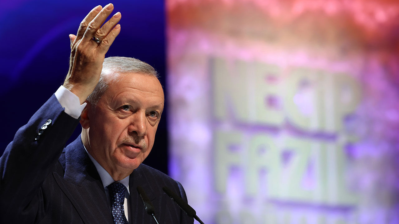 Erdoğan'dan 'Ayasofya' mesajı! Necip Fazıl'ın 'bir gün açılacak