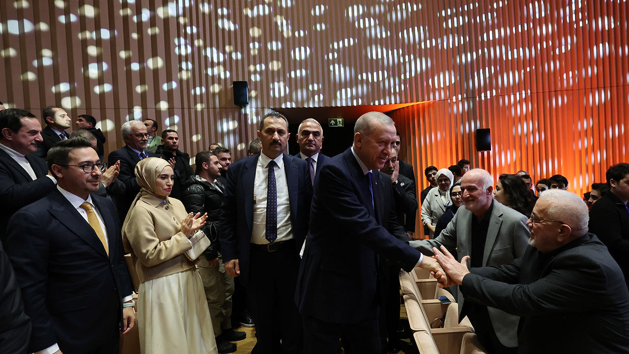 Erdoğan'dan 'Ayasofya' mesajı! Necip Fazıl'ın 'bir gün açılacak