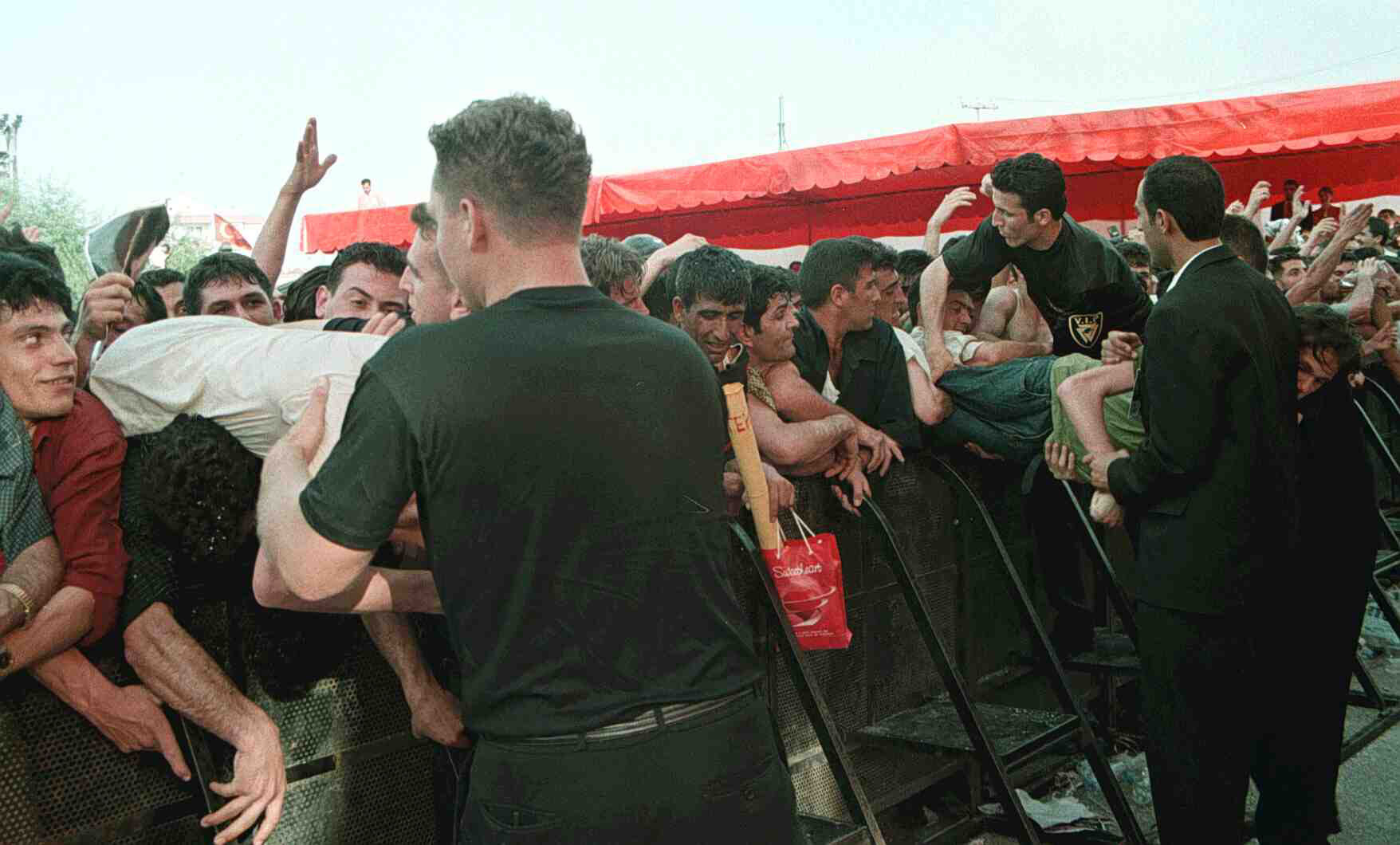 Ferdi Tayfur konserleri tarihe geçti: Siyasetçiler bu kalabalıkları toplayamadı - 3. Resim